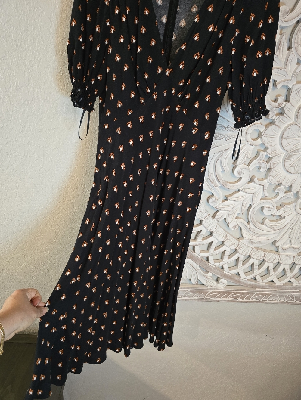 Diane Von Furstenberg Women's V Neck Puffed Short Sleeves Midi Dress 0 - Picture 4 of 11